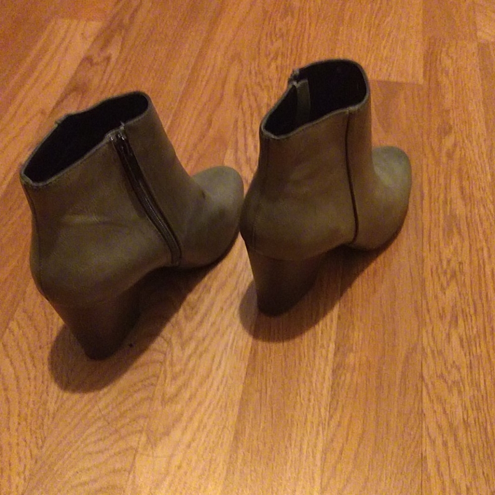 Booties - Picture 3 of 7